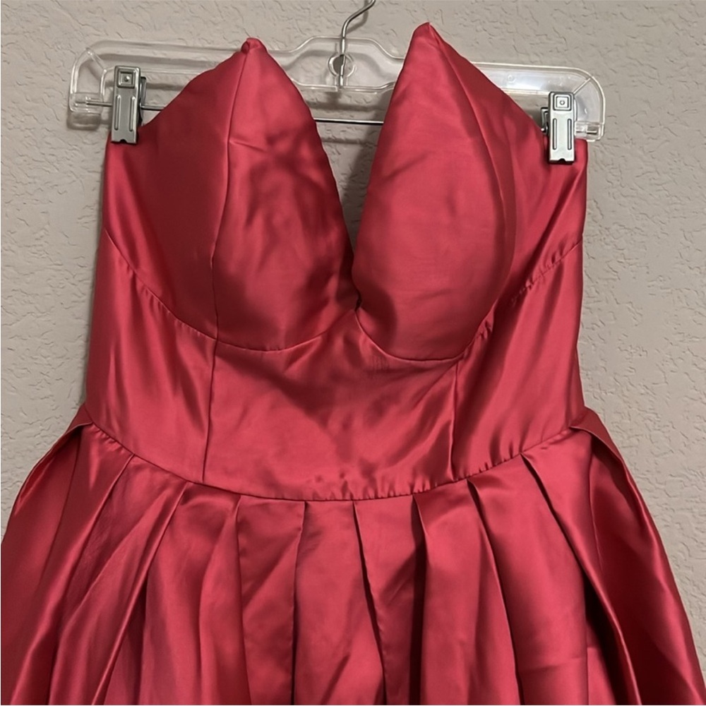 Hutch Sabrina Gown - Picture 3 of 9